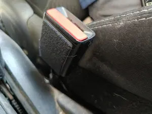Foto de ENGANCHE CINTURON DELANTERO IZQUIERDO PEUGEOT 208