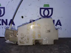 Foto de CERRADURA PUERTA TRASERA DERECHA SIN MARCA SIN MODELO