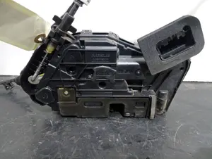 Foto de CERRADURA PUERTA DELANTERA DERECHA VOLKSWAGEN SIN MODELO referencia B6A5TB837016A foto 2