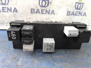 Foto de CAJA RELES / FUSIBLES VOLKSWAGEN GOLF V (1K1)(10.2003) referencia 3C0937049E foto 2