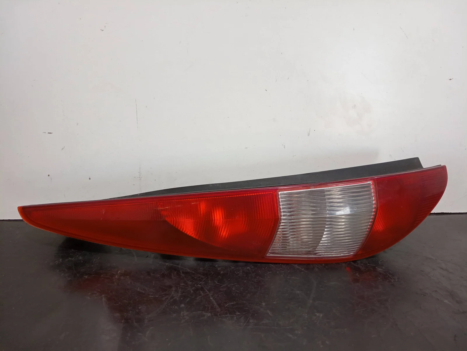 Foto de PILOTO TRASERO IZQUIERDO FORD MONDEO BERLINA (GE) referencia 1S7113405C