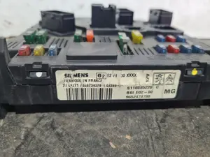 Foto de CAJA RELES / FUSIBLES PEUGEOT 206 referencia 9652474780 foto 3