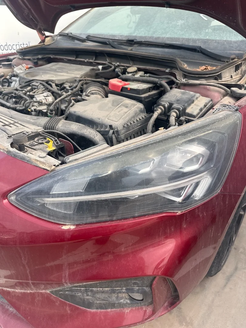Foto de FARO DERECHO FORD FOCUS BERLINA (CGE)