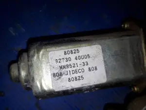 Foto de ELEVALUNAS TRASERO DERECHO NISSAN MAXIMA QX (A32) referencia 8273040U05 foto 2