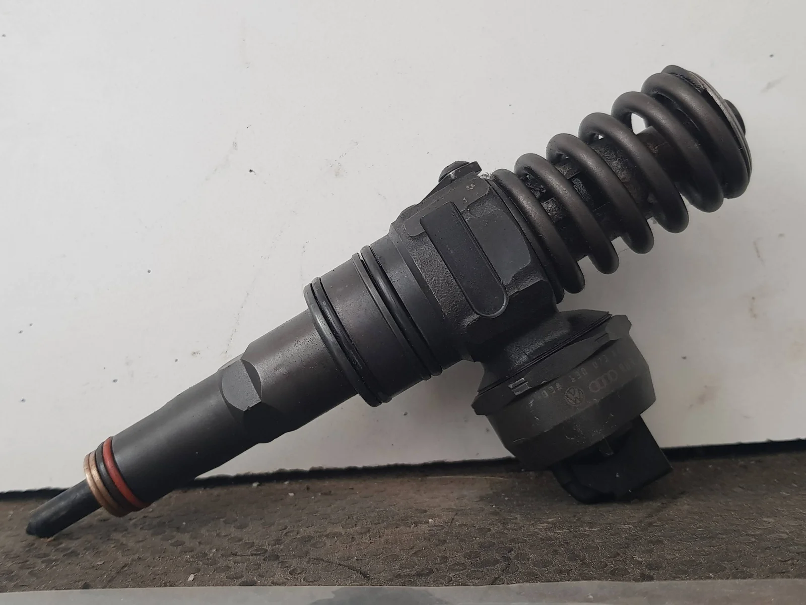 Foto de INYECTOR SIN MARCA SIN MODELO referencia 038130073AJ
