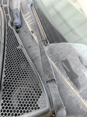 Foto de BRAZO LIMPIA DELANTERO IZQUIERDO PEUGEOT 208
