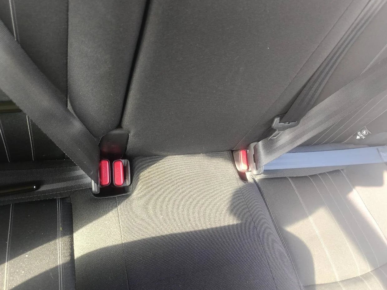 Foto de ENGANCHE CINTURON TRASERO DERECHO CITROEN C4 BERLINA