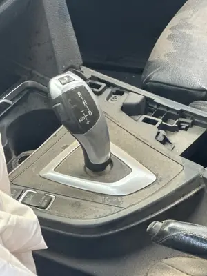 Foto de PALANCA CAMBIO BMW SERIE 3 FAMILIAR (F31)