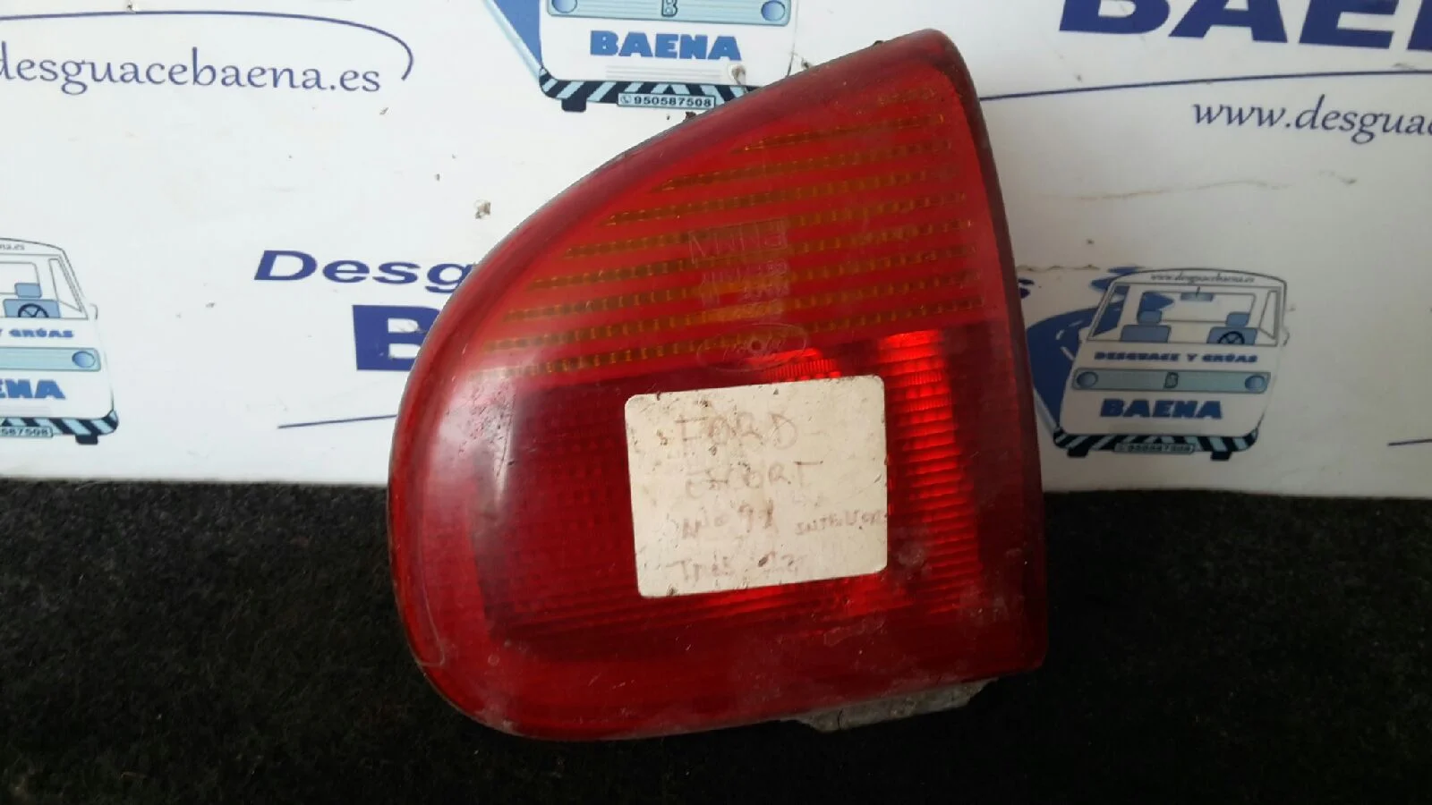 Foto de PILOTO TRASERO DERECHO SIN MARCA SIN MODELO referencia 93AG15K258