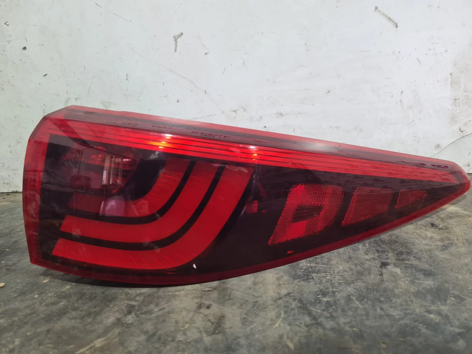 Foto de PILOTO TRASERO DERECHO KIA SPORTAGE (QL) referencia 92402F11
