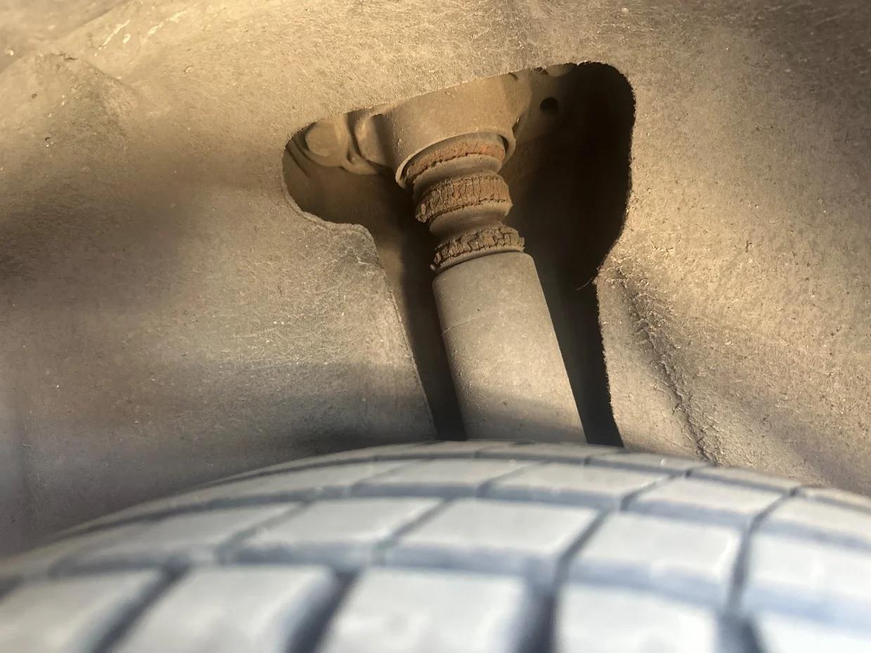 Foto de AMORTIGUADOR TRASERO IZQUIERDO VOLKSWAGEN GOLF V (1K1)(10.2003)