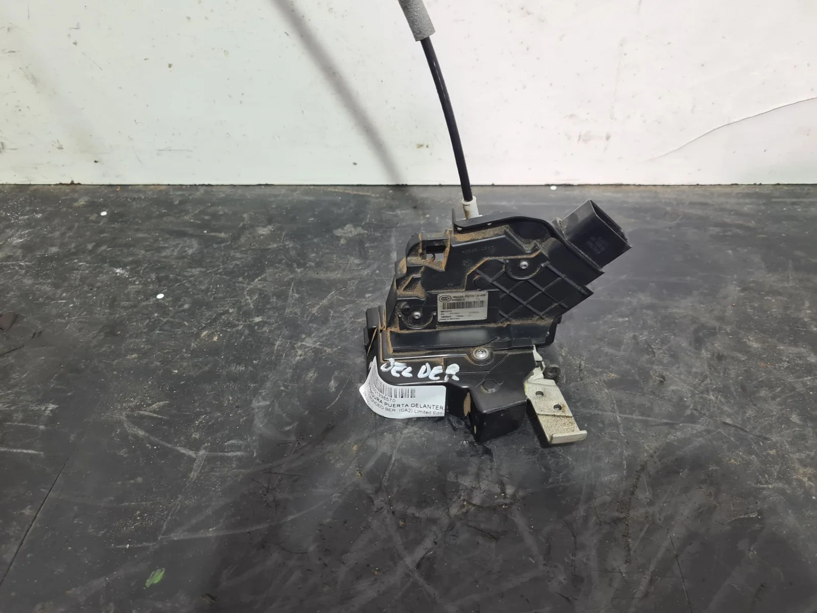 Foto de CERRADURA PUERTA DELANTERA DERECHA FORD MONDEO BERLINA (CA2) referencia 6M2AR218