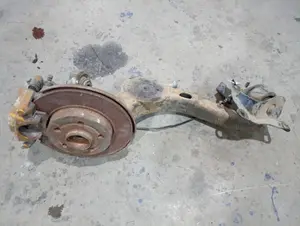 Foto de MANGUETA TRASERA IZQUIERDA VOLKSWAGEN GOLF IV BERLINA (1J1)(10.1997)