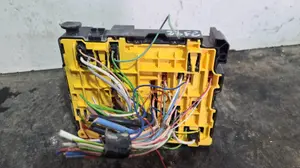 Foto de CAJA RELES / FUSIBLES CITROEN C-ELYSÉE referencia 9804848480 foto 2