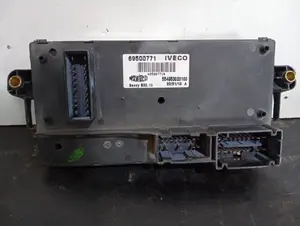 Foto de CAJA RELES / FUSIBLES IVECO DAILY FURGÓN referencia 69500771