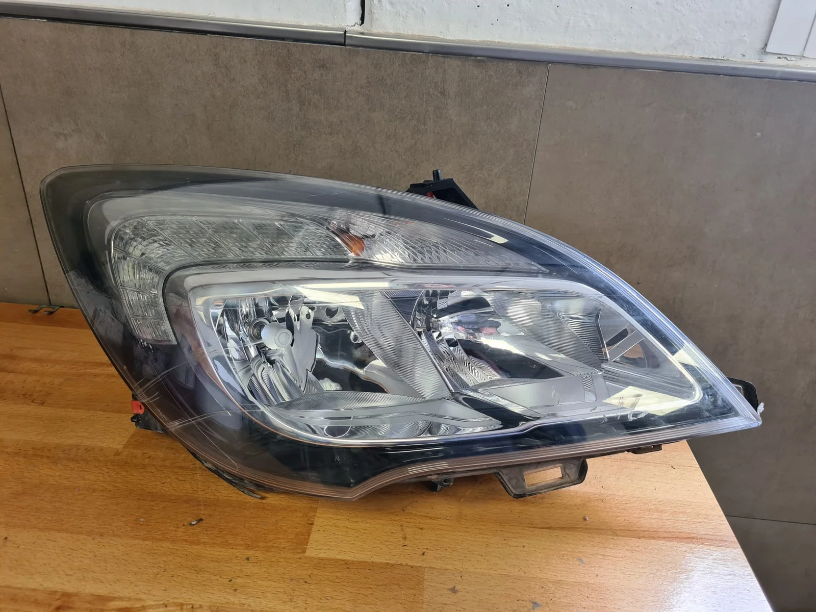 Foto de FARO DERECHO OPEL MERIVA B referencia 13372314