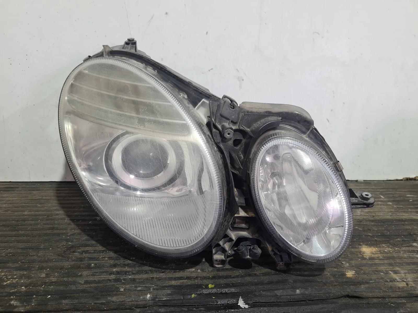 Foto de FARO DERECHO MERCEDES-BENZ CLASE E (BM 211) BERLINA referencia 16259201