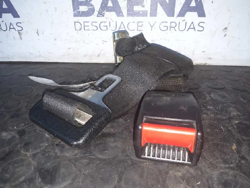 Foto de CINTURON SEGURIDAD TRASERO CENTRAL SIN MARCA SIN MODELO referencia 90359918B