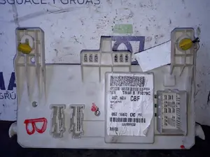 Foto de CAJA RELES / FUSIBLES SIN MARCA SIN MODELO referencia 4M5T14014 foto 3
