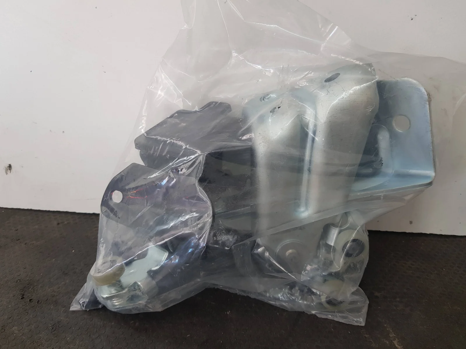 Foto de SOPORTE / GUIA PUERTA CORREDERA SIN MARCA SIN MODELO referencia 1344266080