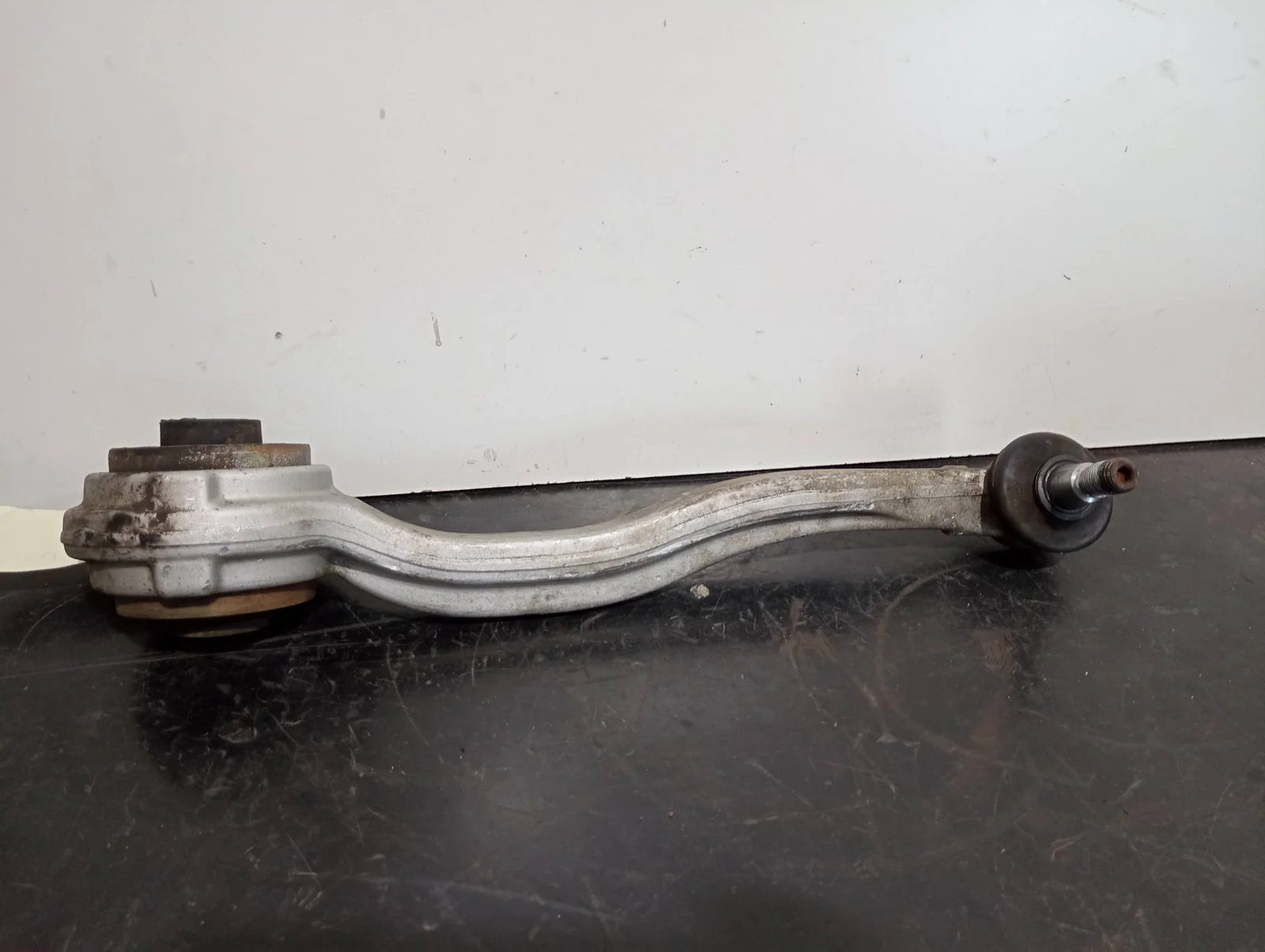 Foto de BRAZO SUSPENSION INFERIOR DELANTERO IZQUIERDO MERCEDES-BENZ CLASE C (BM 203) BERLINA