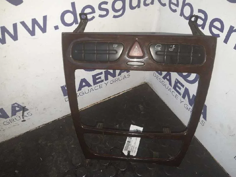 Foto de WARNING MERCEDES-BENZ CLASE C (BM 203) BERLINA referencia 2038214658