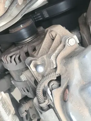 Foto de ALTERNADOR PEUGEOT EXPERT FURGÓN