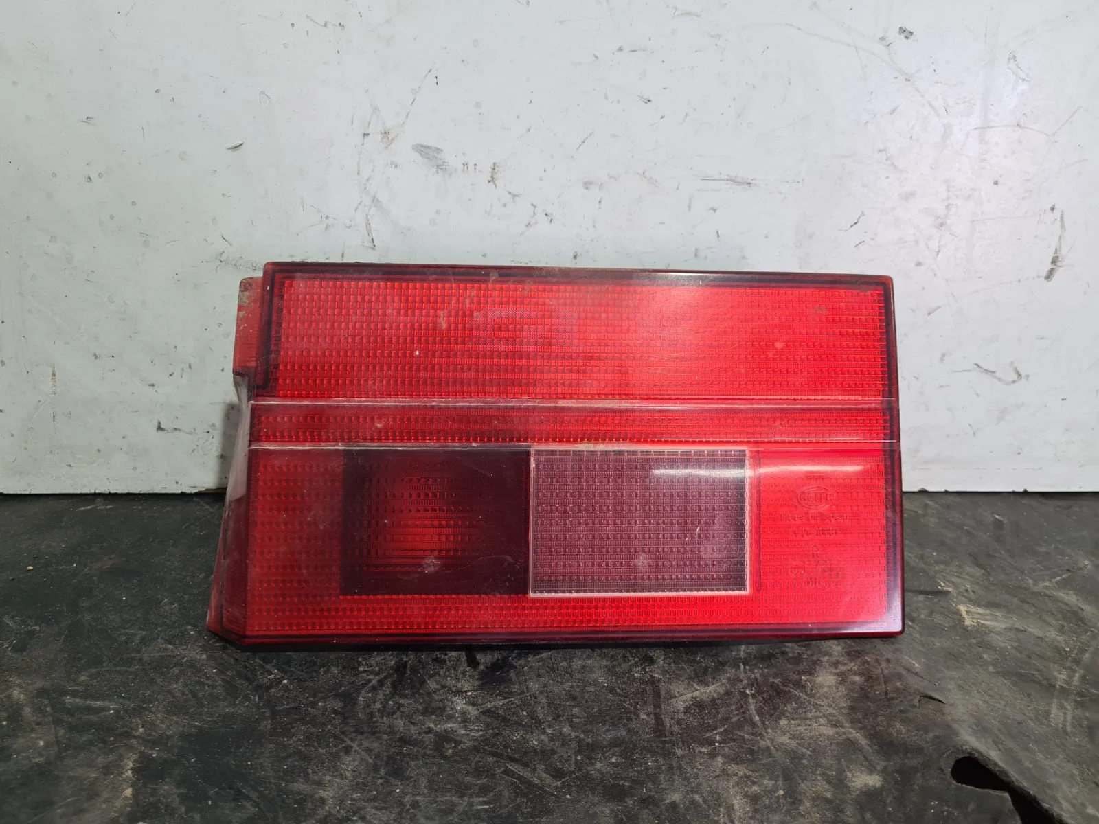 Foto de PILOTO TRASERO IZQUIERDO INTERIOR SEAT TOLEDO (1L) referencia 1L0945094S