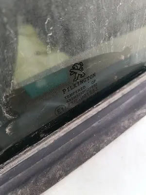 Foto de LUNA TRASERA IZQUIERDA PEUGEOT 208
