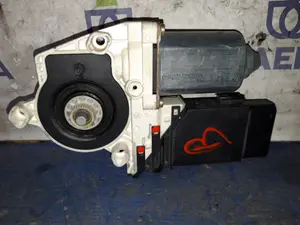 Foto de MOTOR ELEVALUNAS DELANTERO IZQUIERDO SIN MARCA SIN MODELO referencia 9776105404301 foto 2