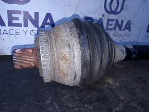 Foto de TRANSMISION DELANTERA DERECHA SIN MARCA SIN MODELO referencia 8E0407272S foto 3