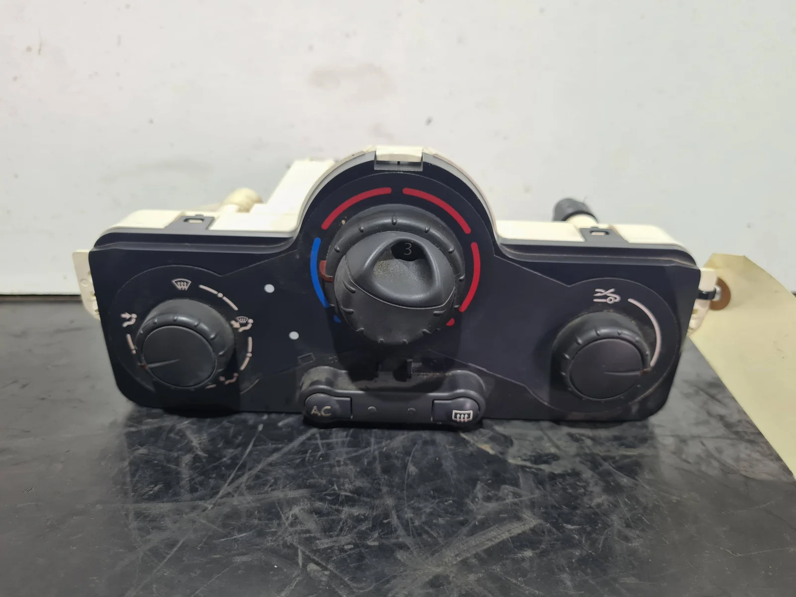 Foto de MANDO CLIMATIZADOR RENAULT CLIO III referencia 030967W