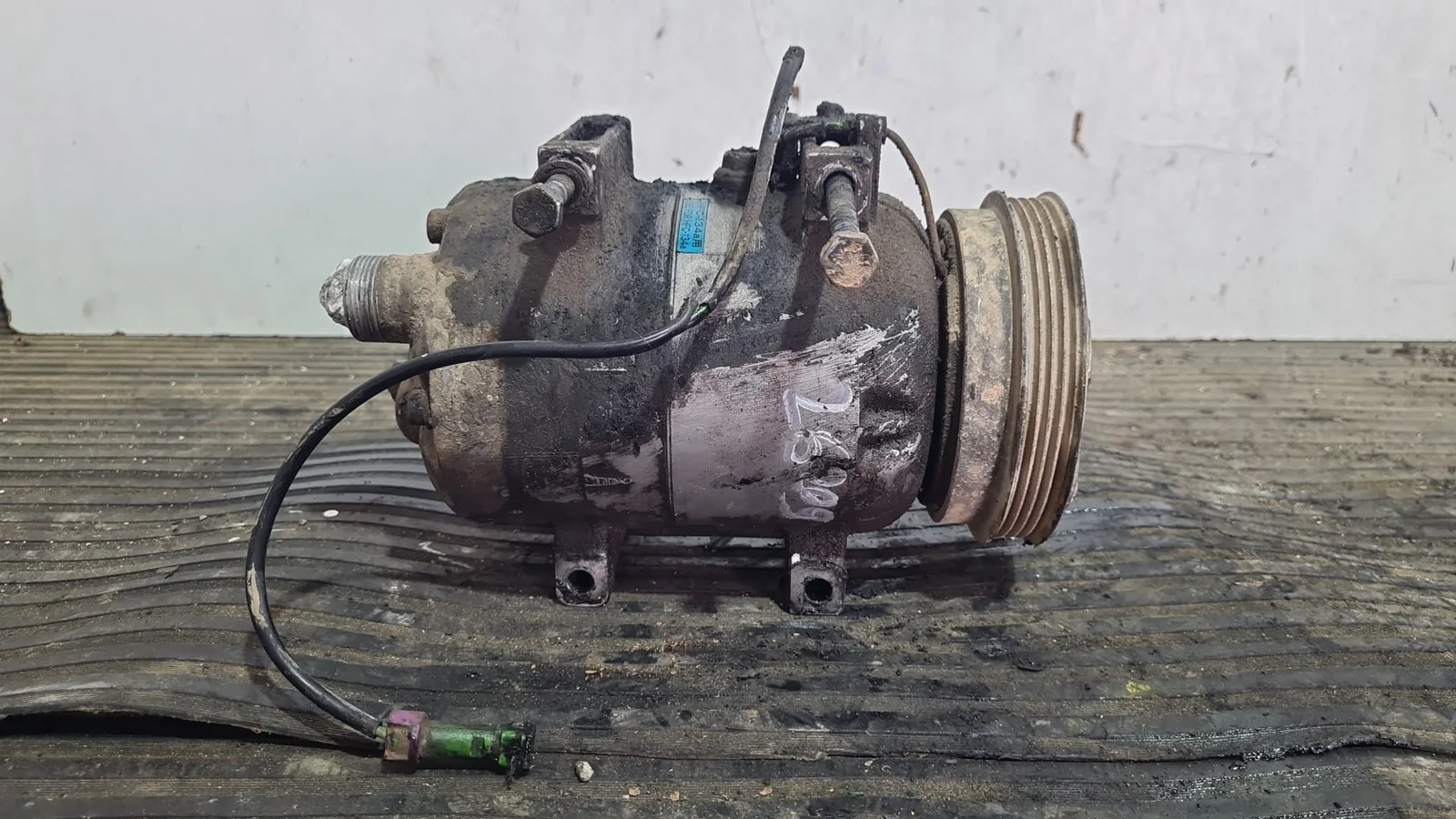 Foto de COMPRESOR AIRE ACONDICIONADO VOLKSWAGEN PASSAT BERLINA (3B2) referencia 872J322213