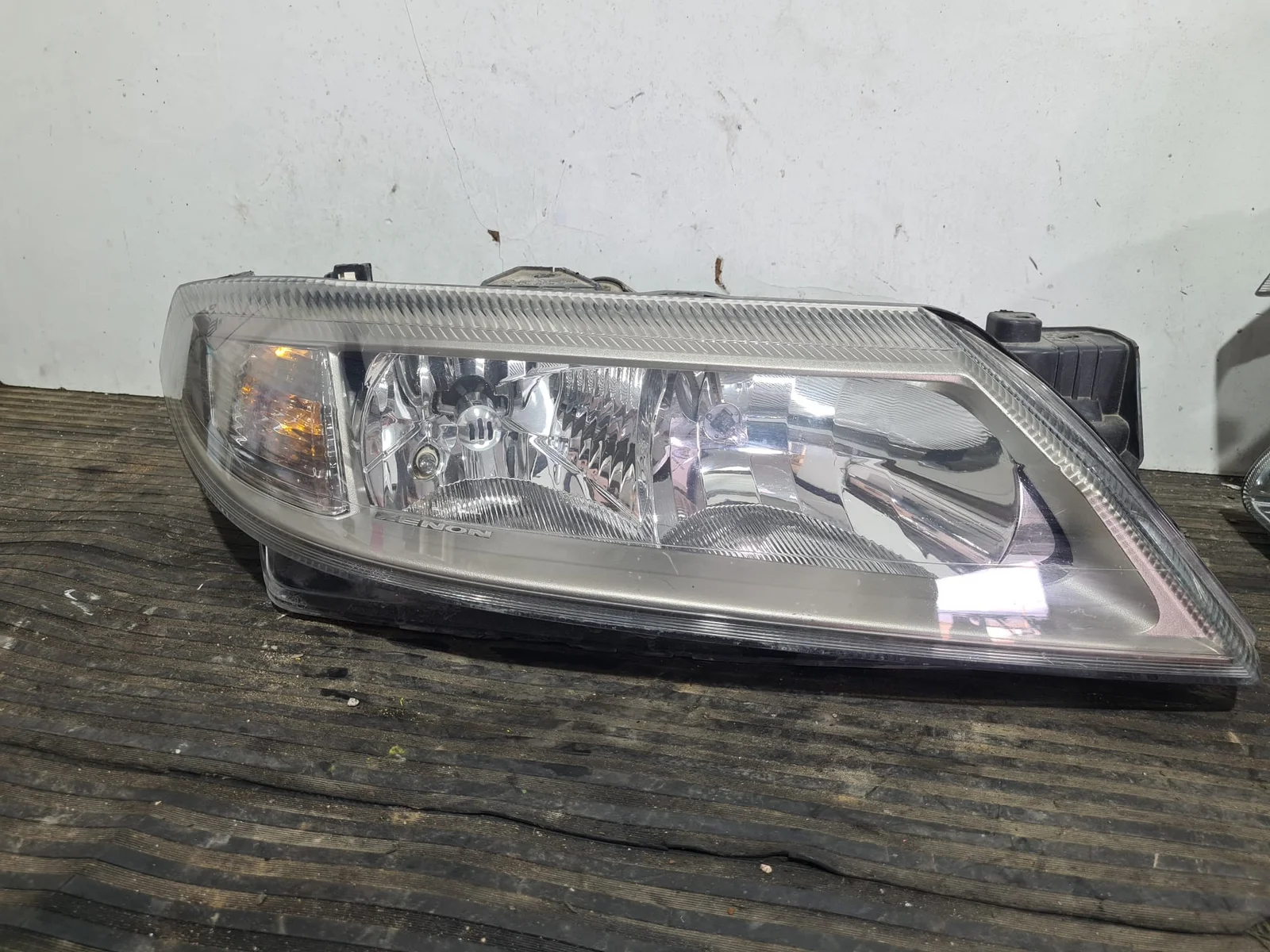 Foto de FARO DERECHO RENAULT LAGUNA II (BG0) referencia 8200163324