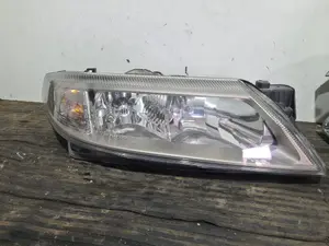 Foto de FARO DERECHO RENAULT LAGUNA II (BG0) referencia 8200163324