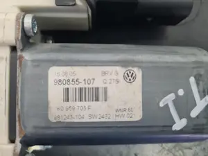 Foto de MOTOR ELEVALUNAS TRASERO IZQUIERDO VOLKSWAGEN PASSAT BERLINA (3C2) referencia 980855-107 foto 3
