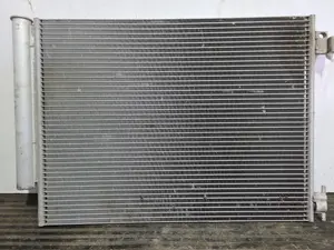 Foto de CONDENSADOR / RADIADOR AIRE ACONDICIONADO RENAULT CLIO IV referencia 921006843R foto 4