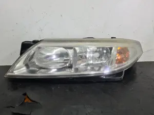 Foto de FARO IZQUIERDO RENAULT LAGUNA II (BG0) referencia 8200002845