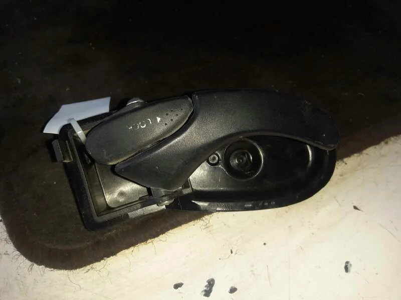 Foto de MANETA INTERIOR DELANTERA DERECHA SIN MARCA SIN MODELO