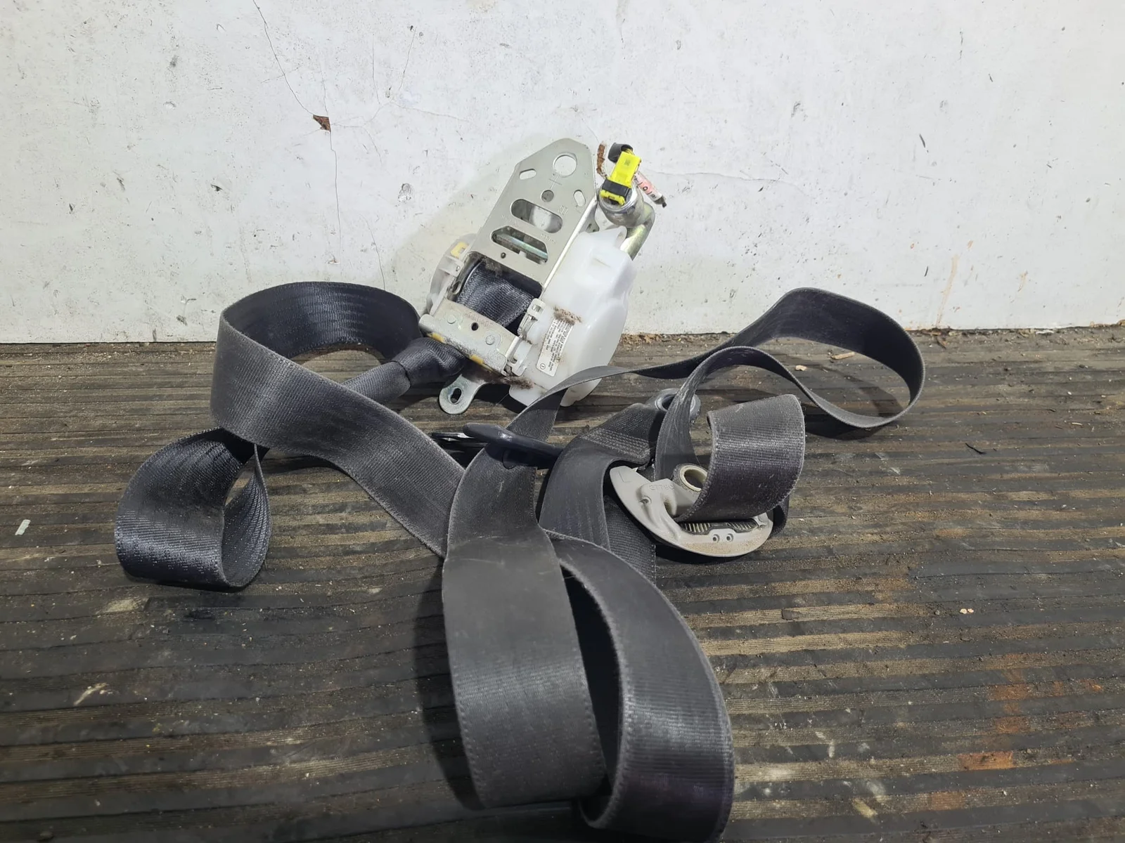 Foto de CINTURON SEGURIDAD DELANTERO IZQUIERDO CITROEN JUMPER FURGÓN referencia J090301