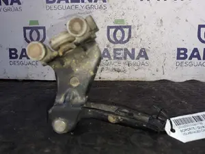 Foto de SOPORTE / GUIA PUERTA CORREDERA VOLKSWAGEN CADDY (2K)(02.2004) foto 2