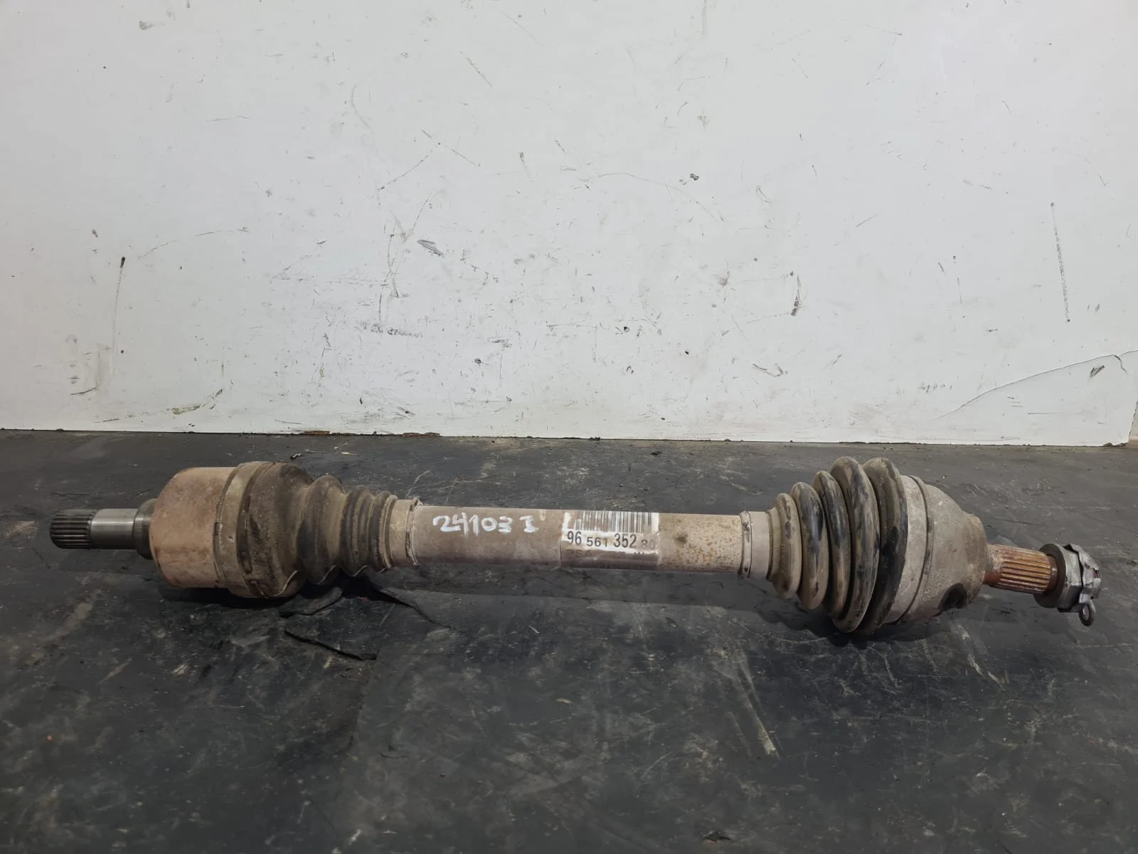 Foto de TRANSMISION DELANTERA IZQUIERDA CITROEN C4 BERLINA referencia 96561352