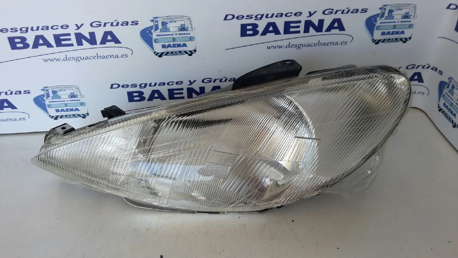 Foto de FARO IZQUIERDO SIN MARCA SIN MODELO