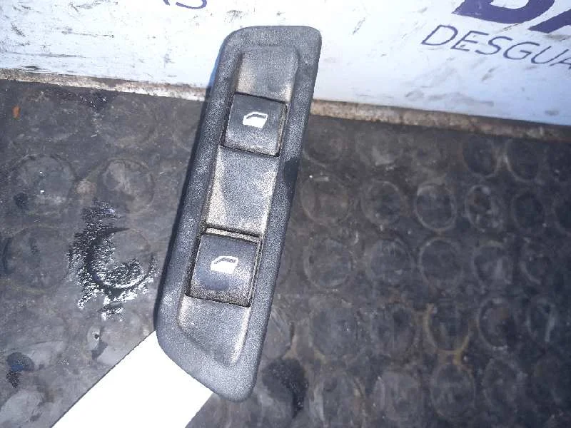Foto de MANDO ELEVALUNAS DELANTERO DERECHO CITROEN C-ELYSÉE