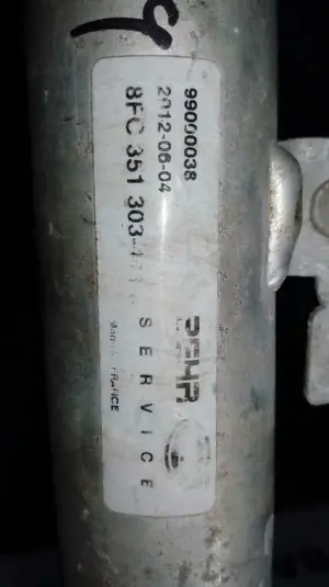 Foto de CONDENSADOR / RADIADOR AIRE ACONDICIONADO SIN MARCA SIN MODELO referencia 8FC351303411 foto 3