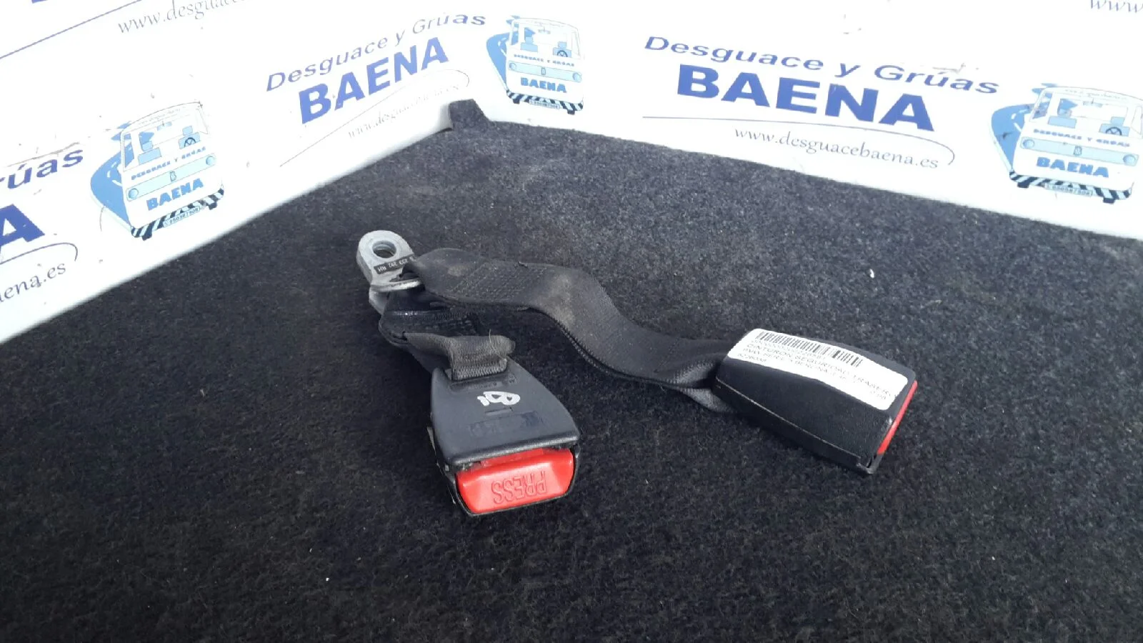 Foto de CINTURON SEGURIDAD TRASERO CENTRAL SIN MARCA SIN MODELO referencia 8226038
