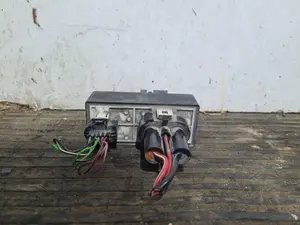 Foto de CAJA PRECALENTAMIENTO VOLKSWAGEN GOLF IV BERLINA (1J1)(10.1997) referencia 1J0919506H foto 3