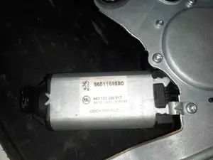 Foto de MOTOR LIMPIA TRASERO SIN MARCA SIN MODELO referencia 9651169580 foto 2
