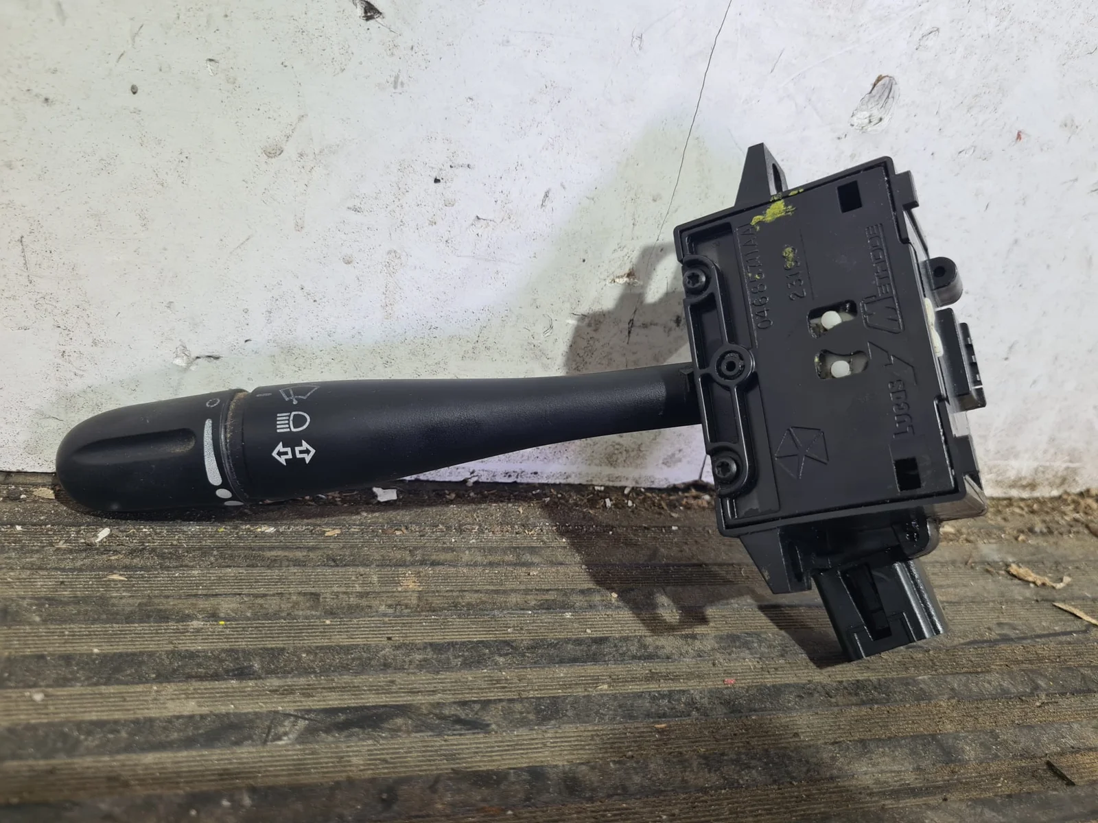 Foto de MANDO INTERMITENTES CHRYSLER VOYAGER (RG) referencia 04685711AA