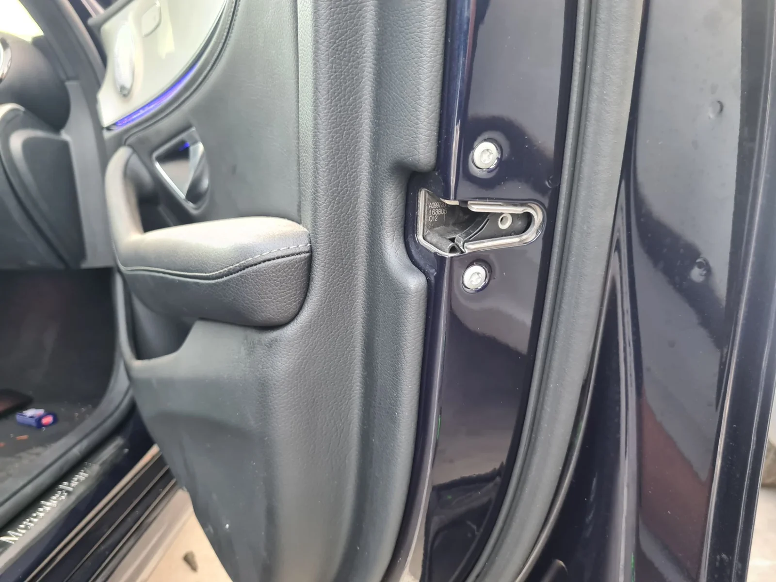 Foto de CERRADURA PUERTA DELANTERA DERECHA MERCEDES-BENZ CLASE E (BM 213) BERLINA